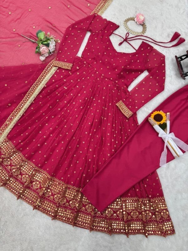 This 5000 Series Ek Level UP suit is crafted from Foux Gorgette with thread and sequence work, paired with cotton pants and a beautifully designed dupatta.